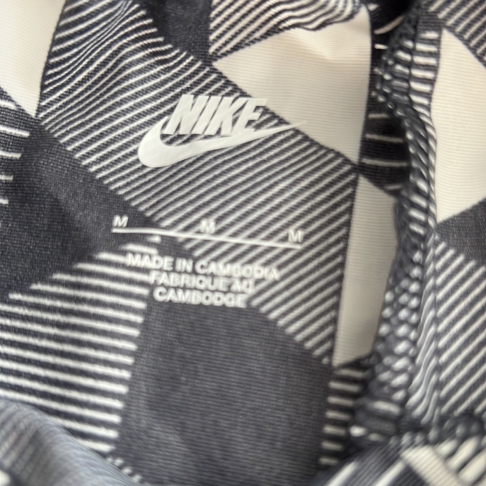 Nike Women’s Nylon Pants Women’s Geometric Black Rainwear, walk-in outdoor pants - Picture 9 of 11